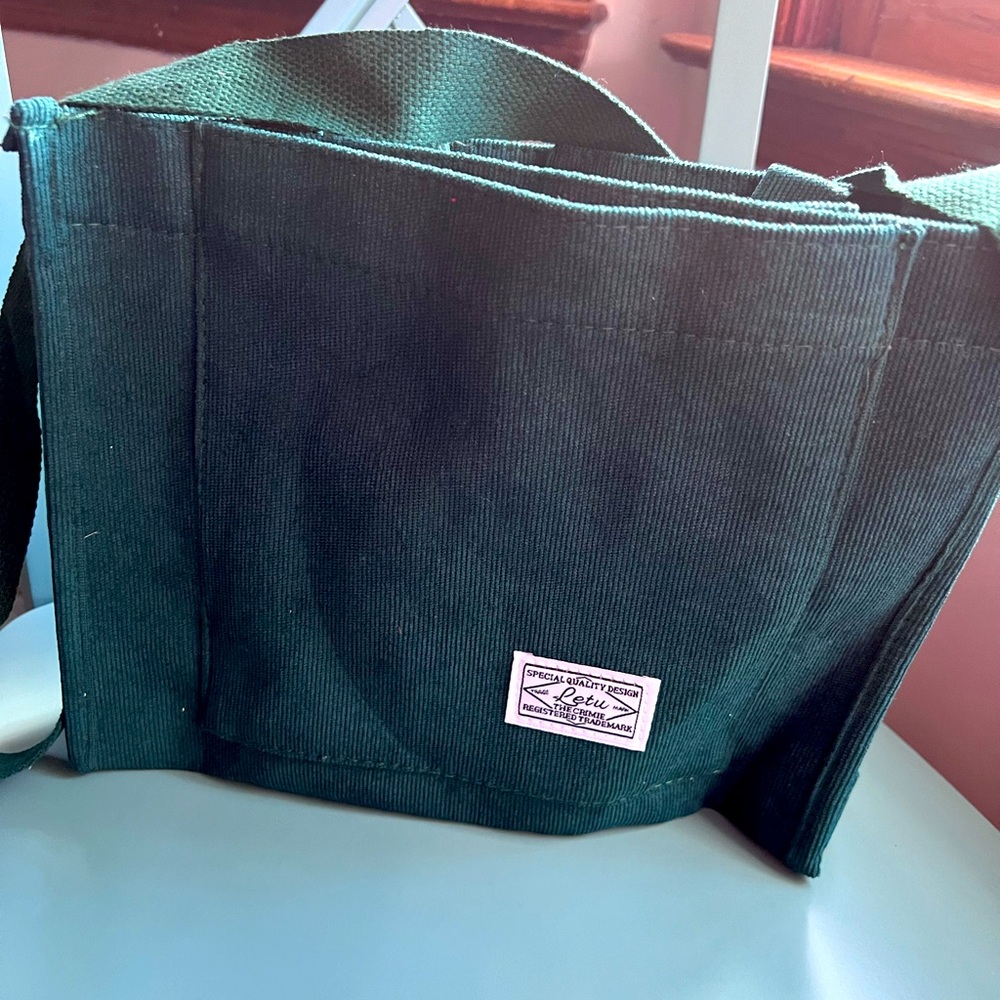 Unbranded green tote